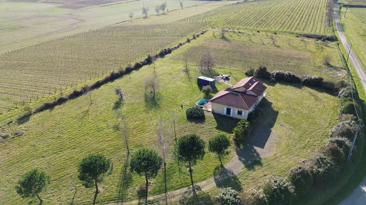 Maison à MAUMUSSON-LAGUIAN