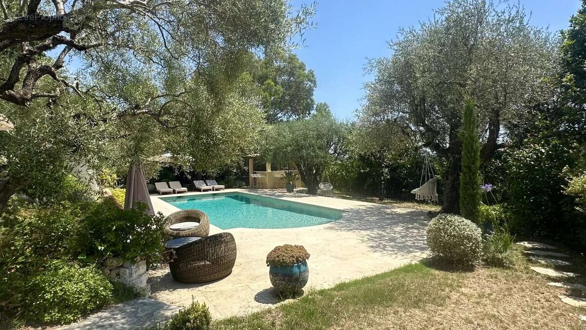 Maison à TOURRETTES-SUR-LOUP
