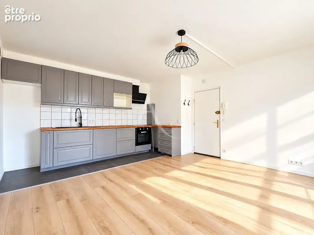 Exclusivité l'Adresse ! Appartement 2 pièces 37 m² - jardin cave et parking - photo 2
