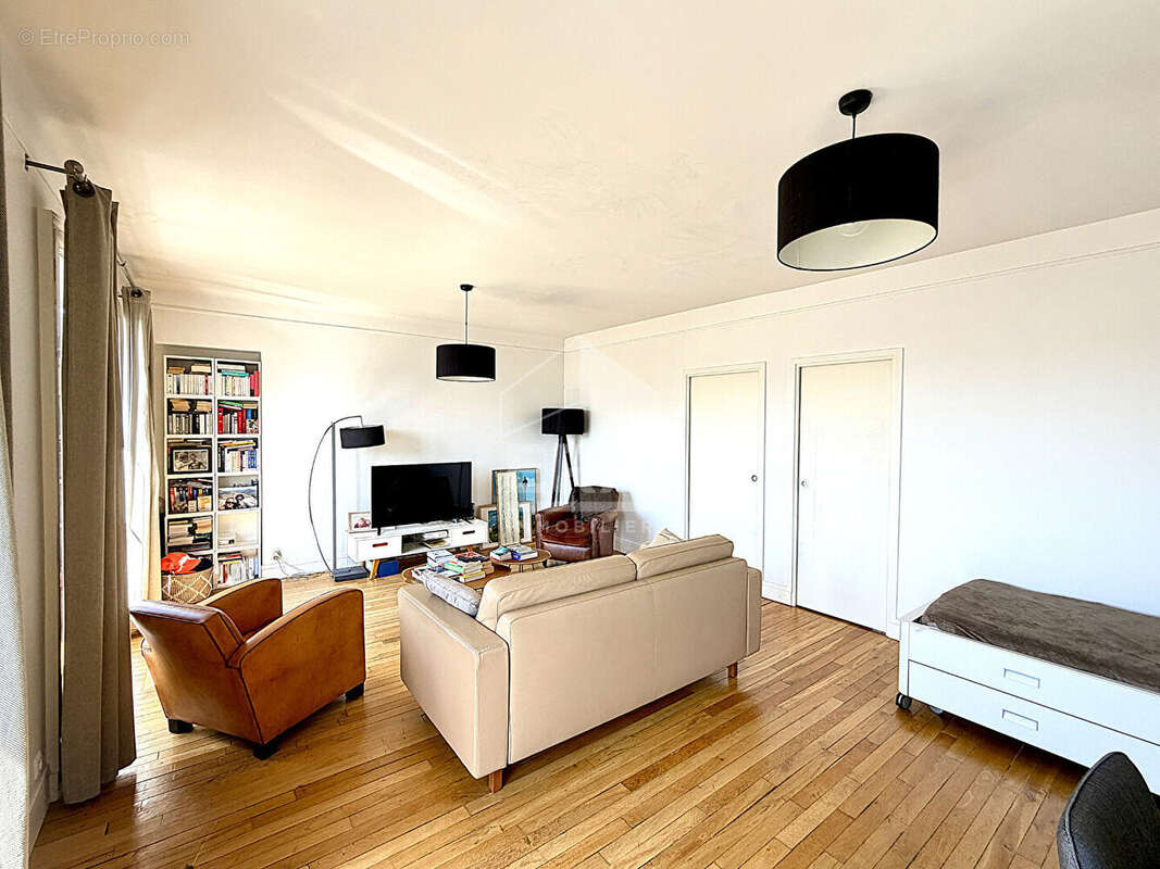 Appartement à LEVALLOIS-PERRET