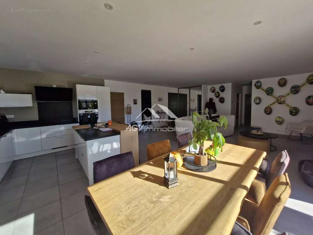 Maison à ALLEGRE-LES-FUMADES