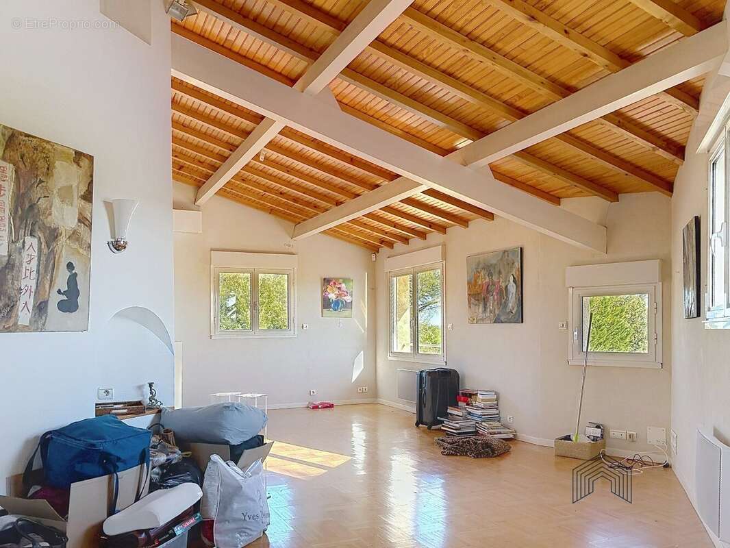 Maison à LACROIX-FALGARDE