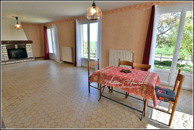Maison à DAMVILLE