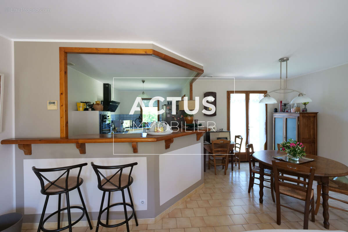 Maison 124 m² à Salon-De-Provence  - photo 5