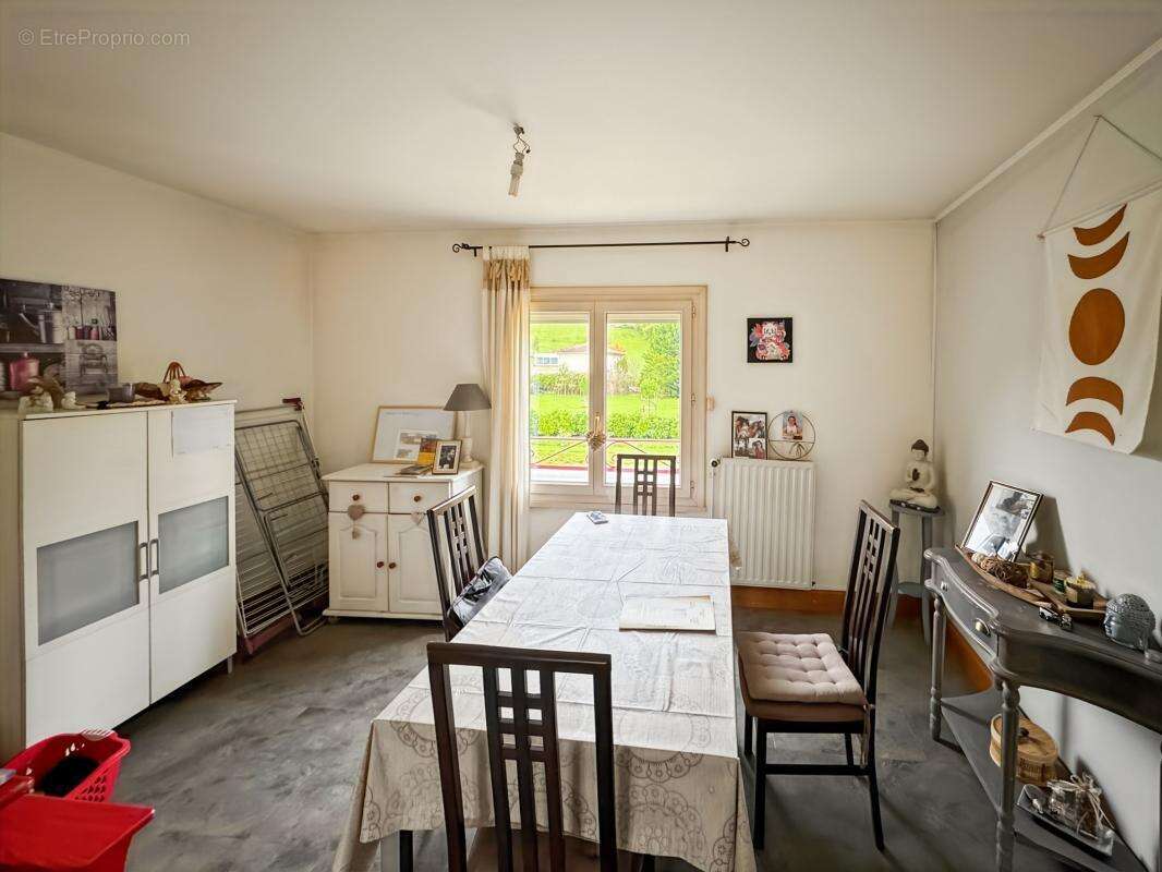 Maison à SAINT-ASTIER