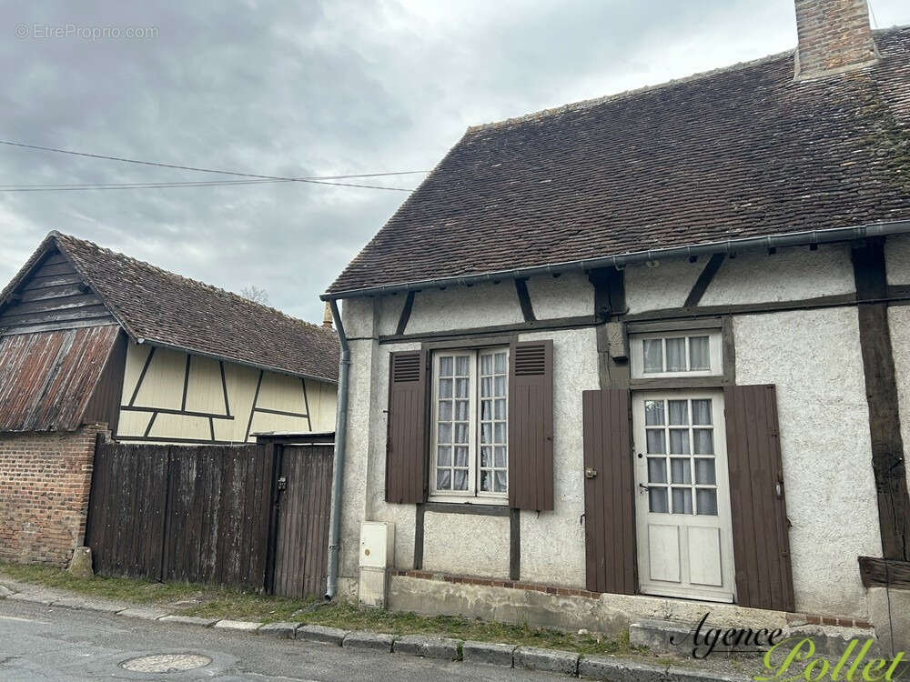 Maison à BRINON-SUR-SAULDRE