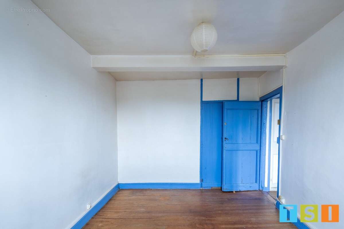 Maison de village avec garage - photo 12