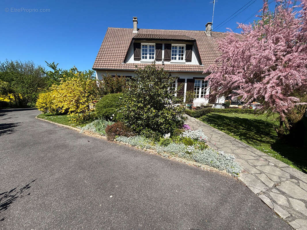 Maison à SAINTE-GENEVIEVE