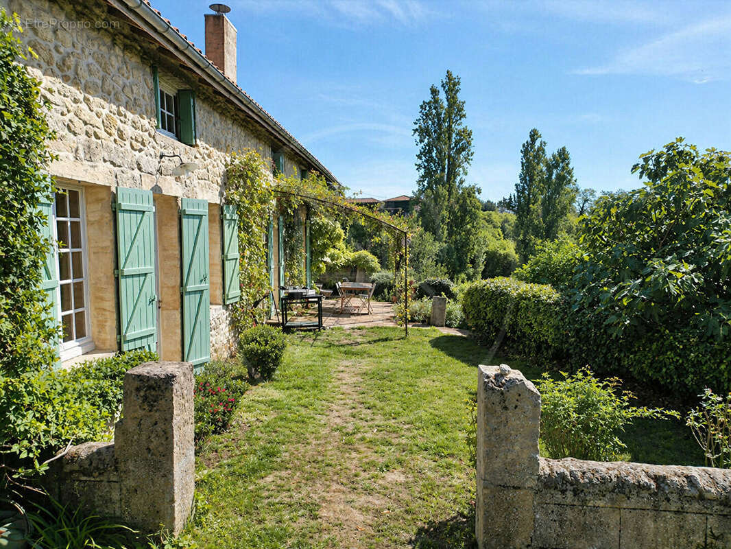 Maison à BRANNE