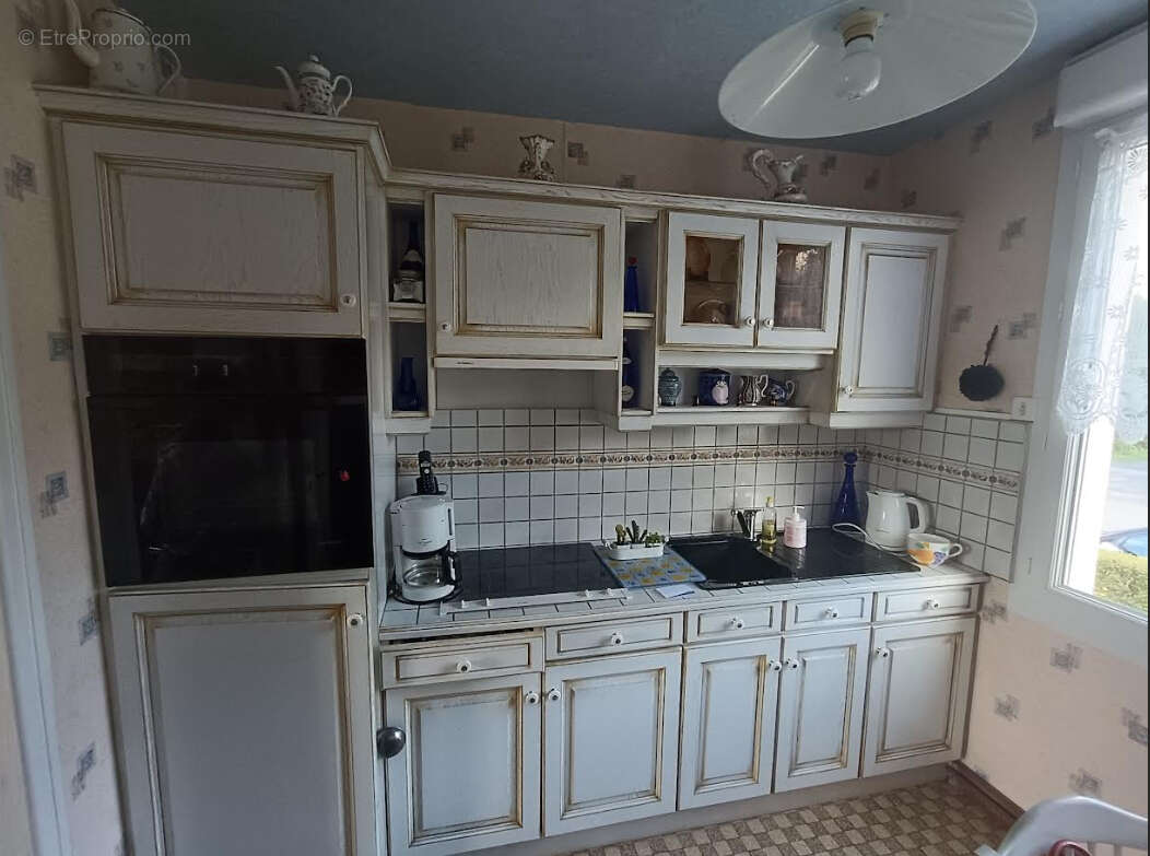 Maison à CHATEAUNEUF-DU-FAOU