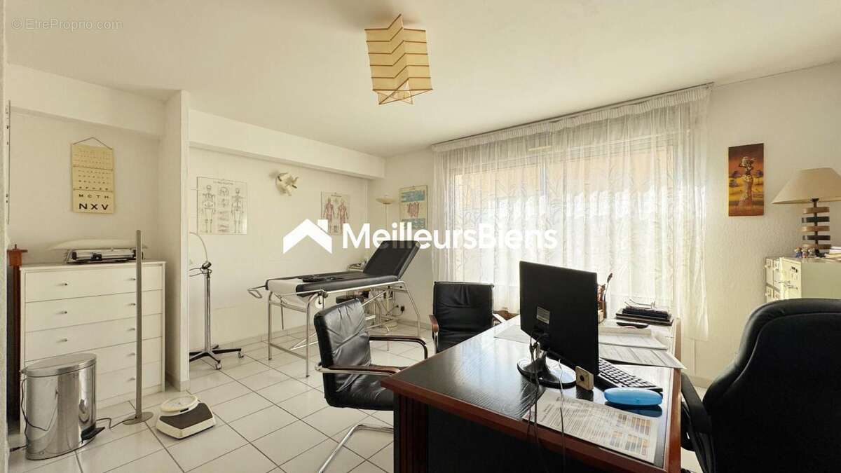 Immeuble centre de Pérols - photo 3