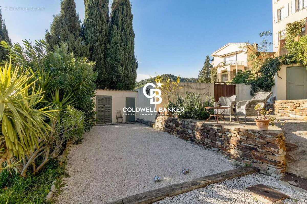 Maison à BORMES-LES-MIMOSAS