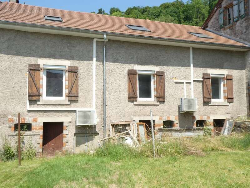 CORRAVILLERS (70) à vendre maison mitoyenne T10 de 170m² terrain 250m² environ - photo 2