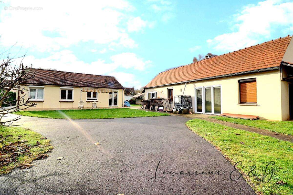 Maison à MOUY