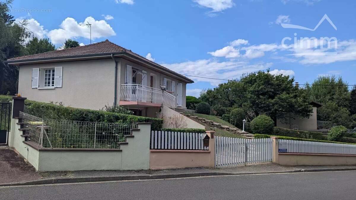 Maison à SAINT-PIERRE-DE-CHANDIEU