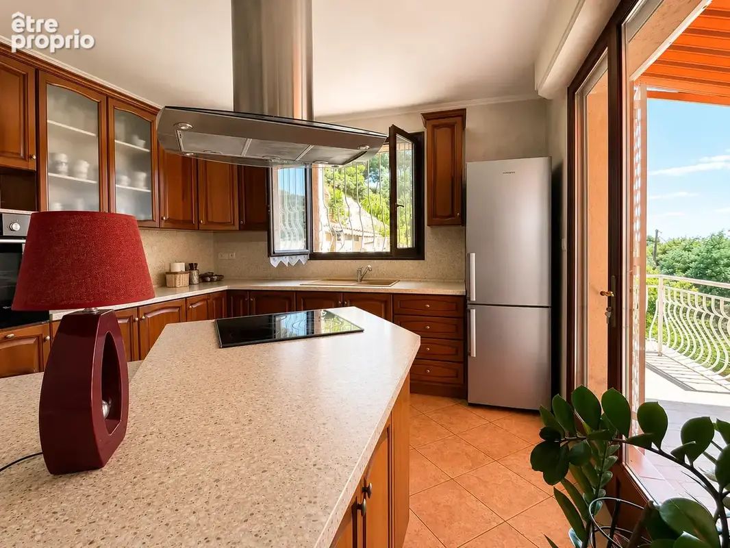 Maison de charme avec piscine, jardin et belle vue dégagée - photo 10