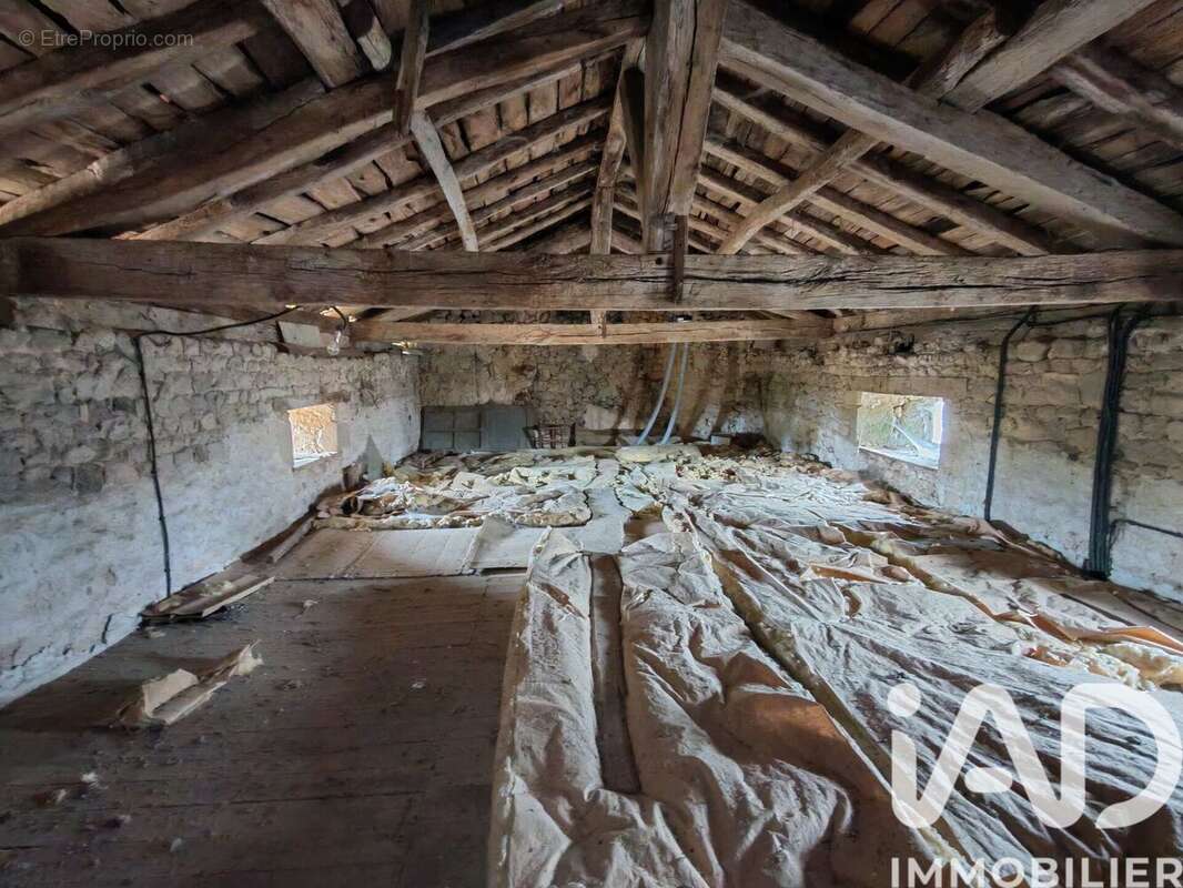 Maison 160 m² à Champniers-Et-Reilhac  - photo 8