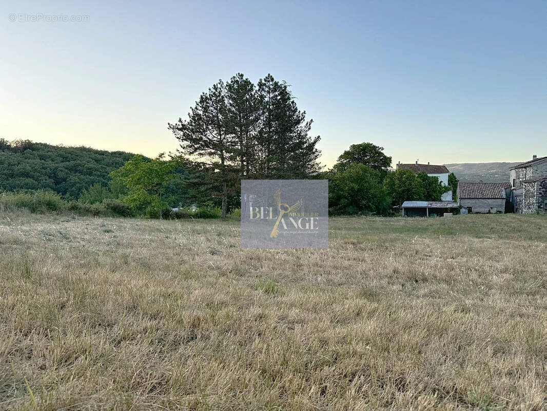 Terrain à LAVILLEDIEU