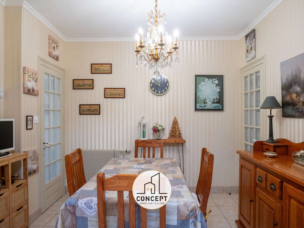 Maison à SAINT-MARTIN-DES-CHAMPS