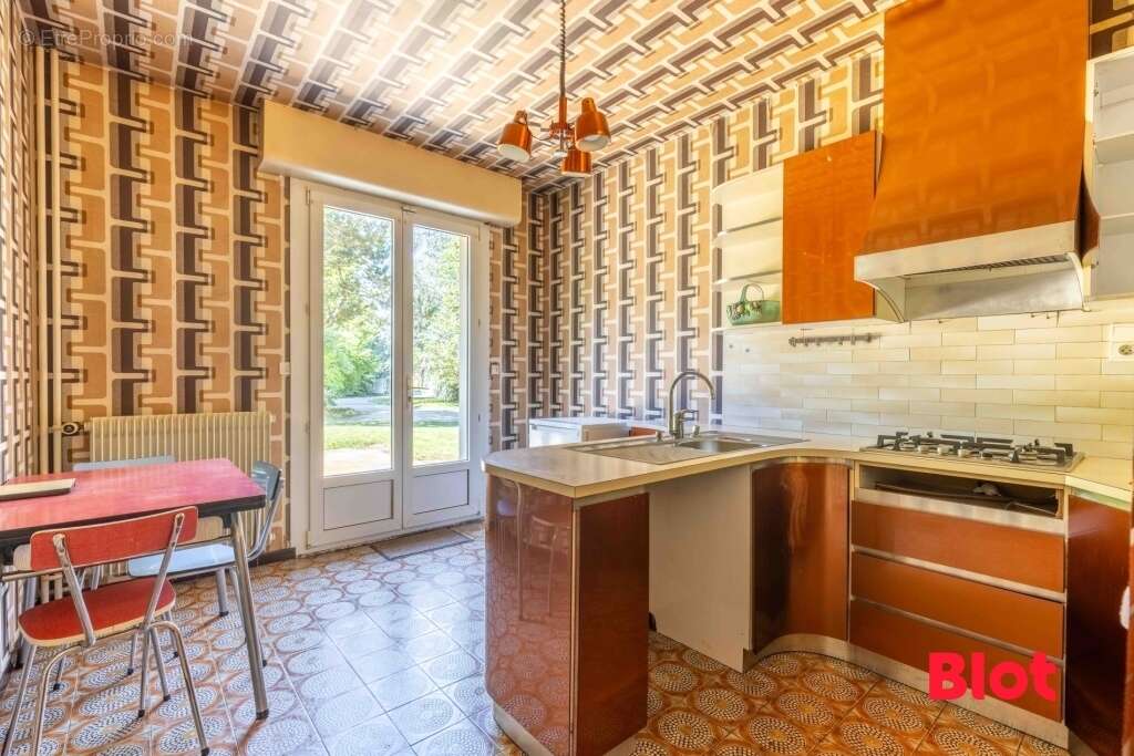 Maison 161 m² à Saint-Gilles  - photo 3