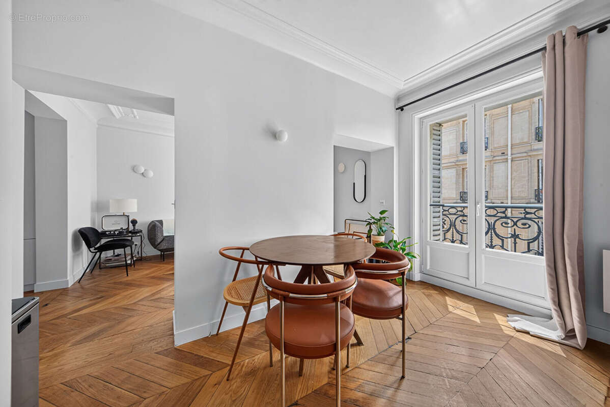 Appartement à PARIS-10E