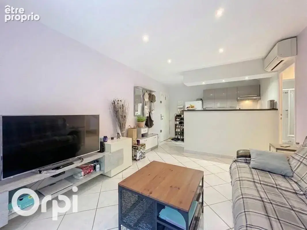 Appartement 2 pieces 35 m² + stationnement + cave + jardin + veranda 14 m² + piscine - photo 3