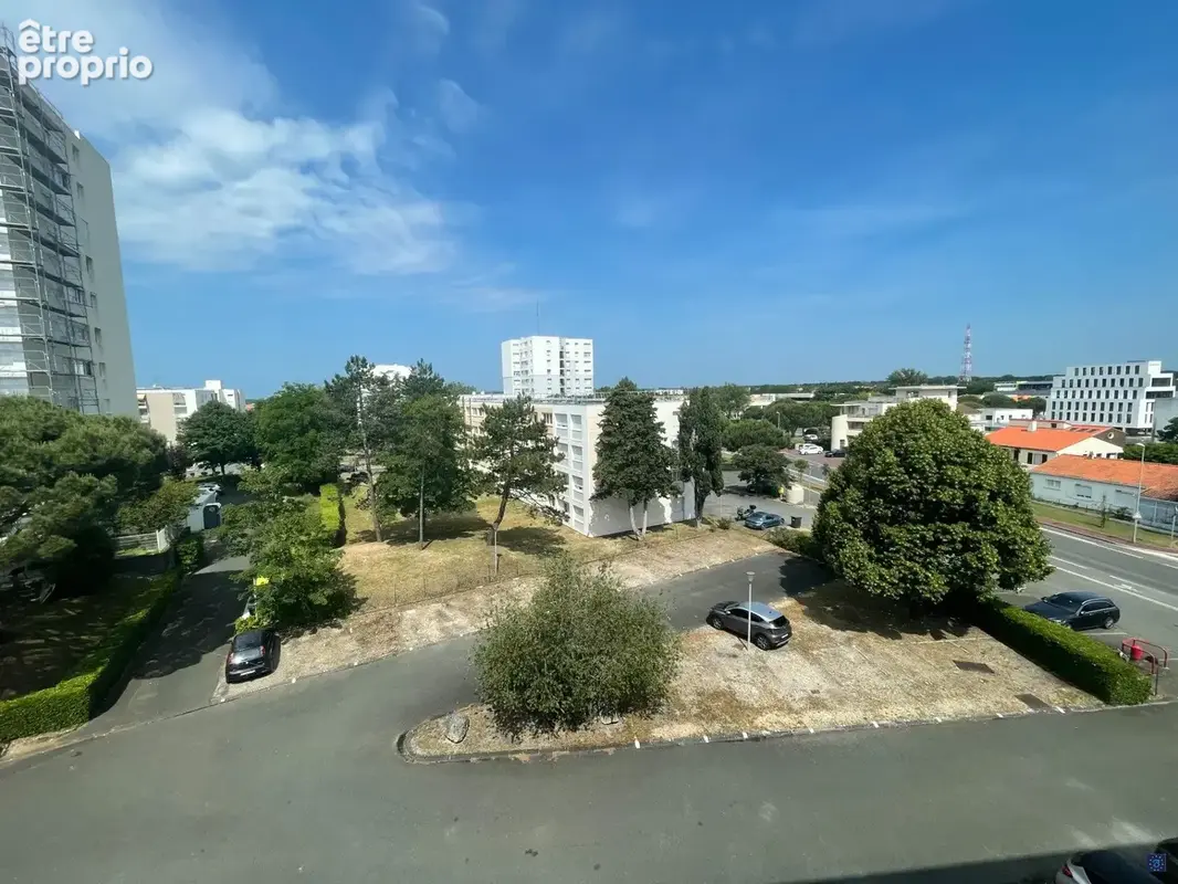 Appartement 4 pièces 80 m² à vendre à Royan (17200) - photo 2