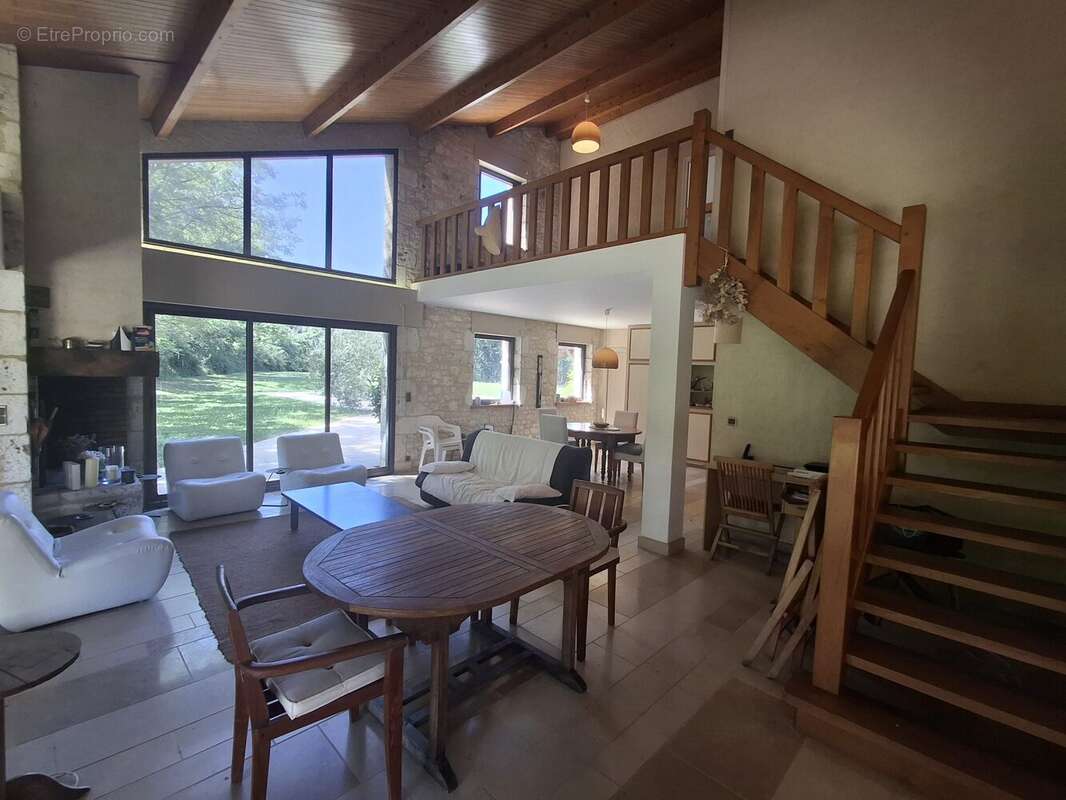 Maison 215 m² à Villereal  - photo 3