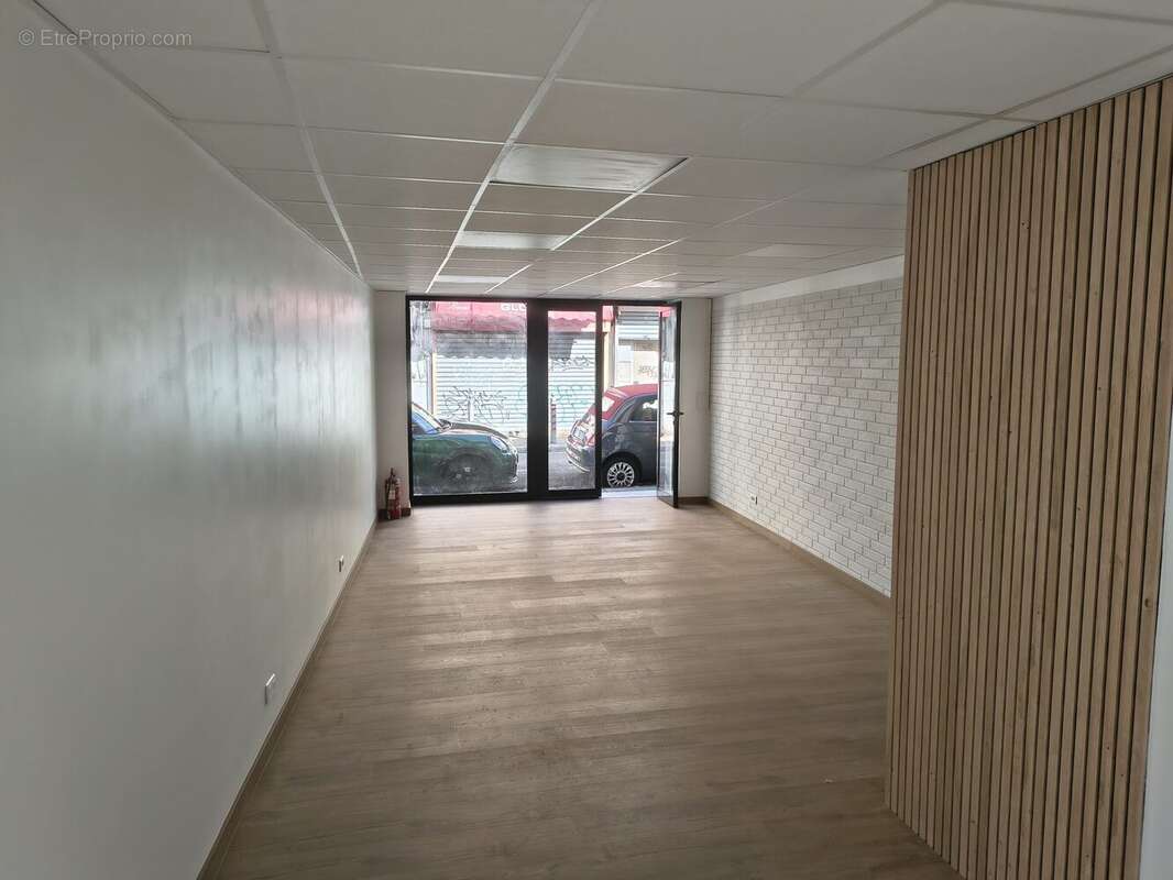 Commerce à MARSEILLE-9E