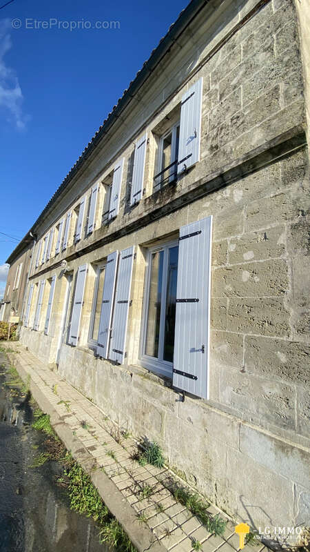 Maison à CHENAC-SAINT-SEURIN-D'UZET