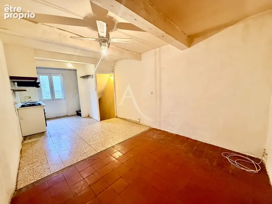 THUIR : Centre ville - maison de village, de 50 m² en R +2. - photo 2
