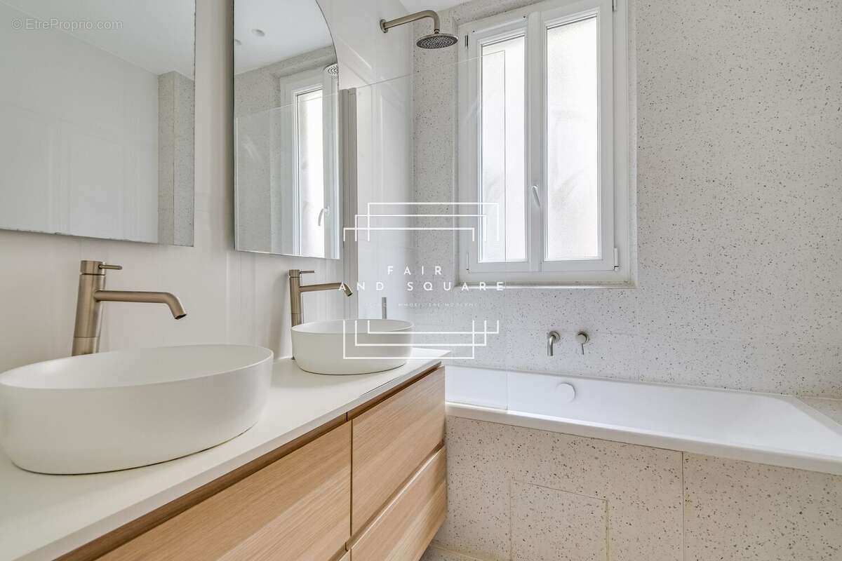 Appartement à NEUILLY-SUR-SEINE