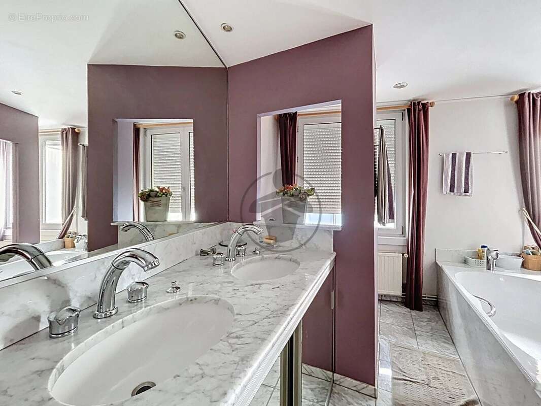 Maison à SAINT-QUENTIN