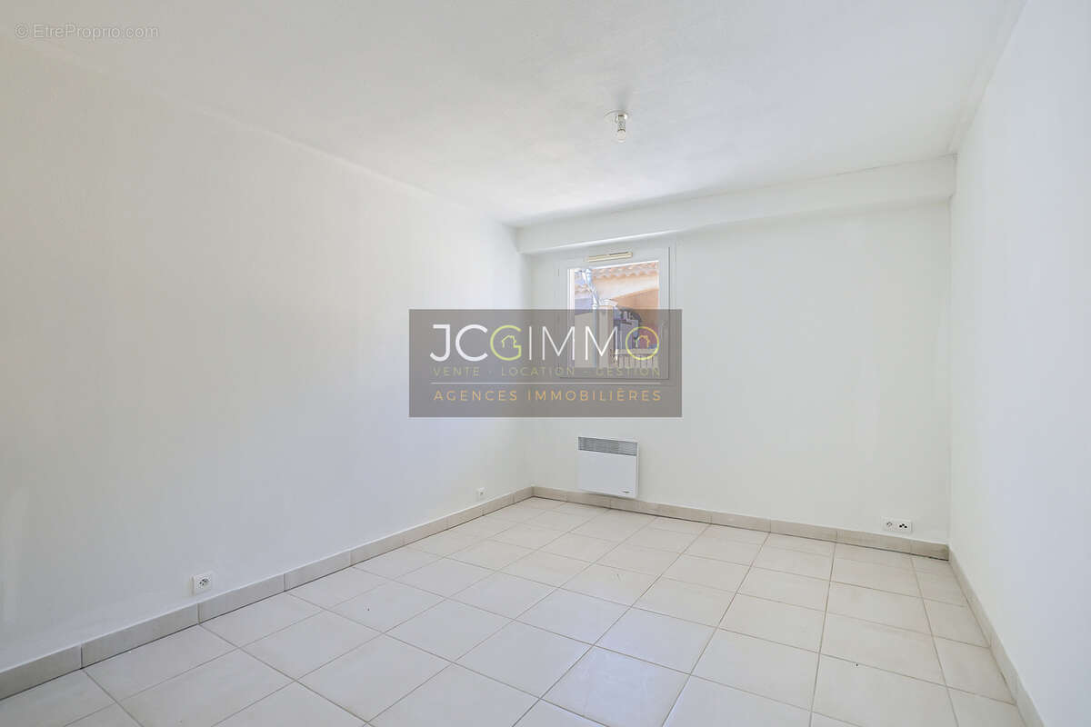 Appartement à PUGET-VILLE