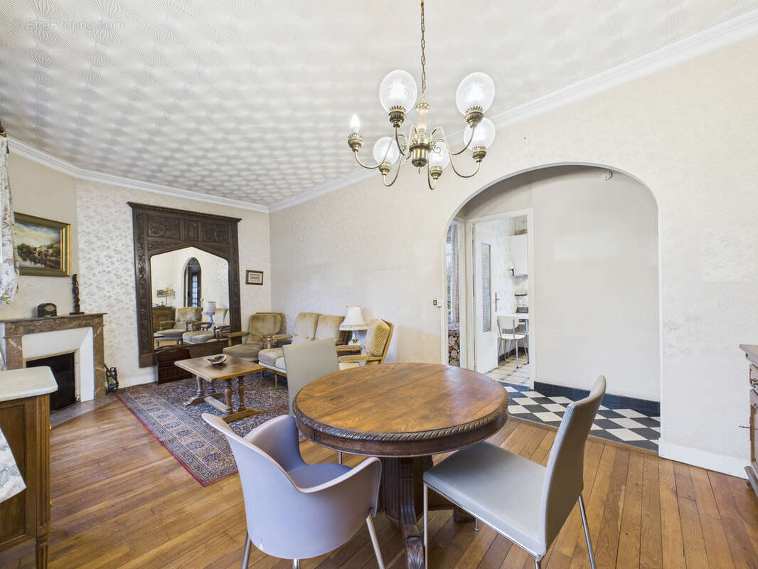 Maison à SARTROUVILLE