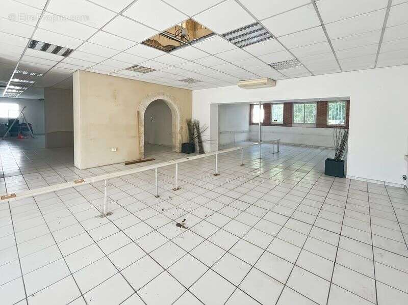 Commerce à FLEURANCE