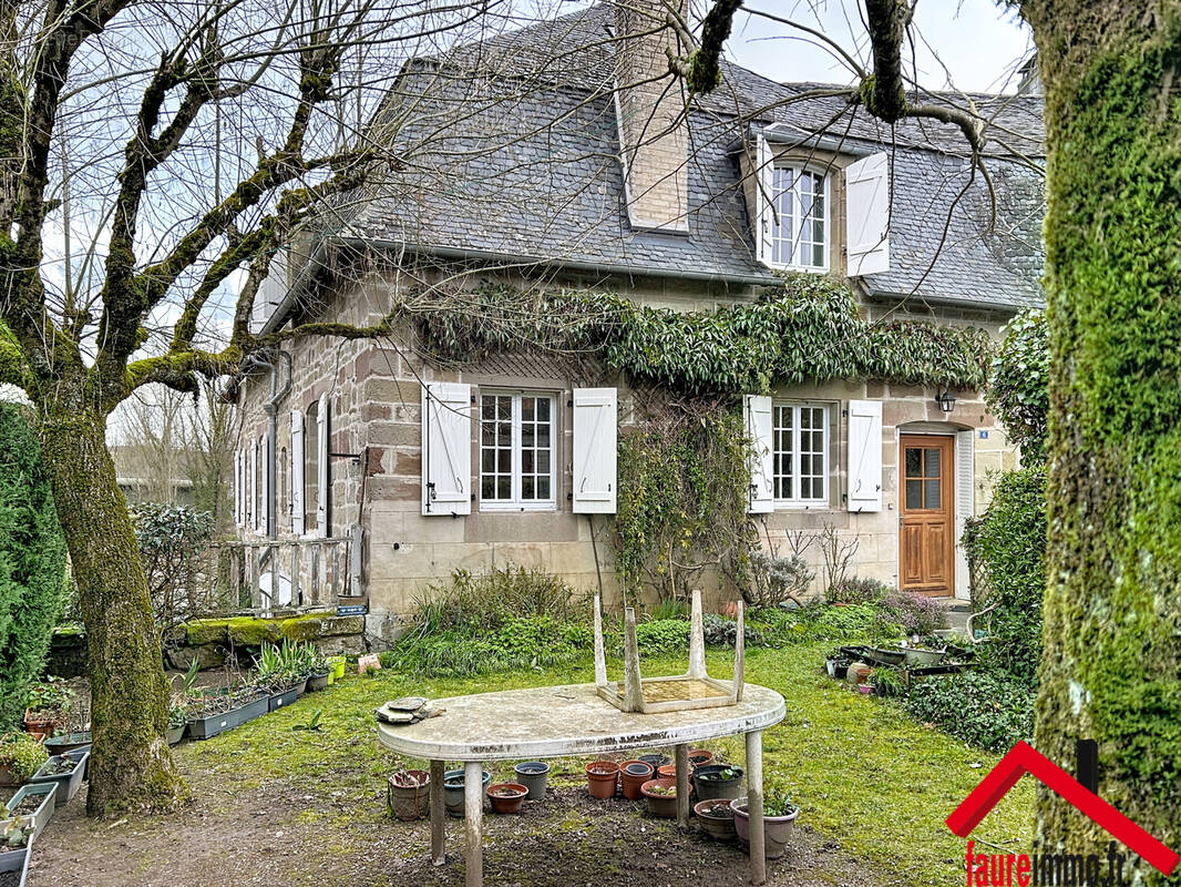 Maison à LARCHE