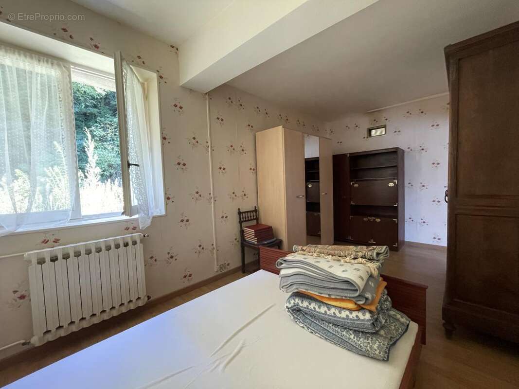 Maison à MONTFORT-LE-GESNOIS