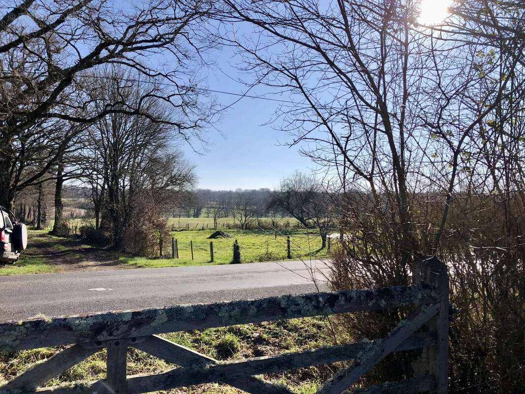 Maison à BUSSIERE-POITEVINE