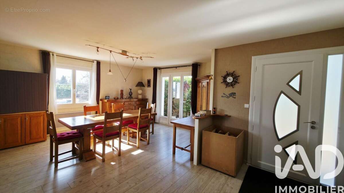 Maison 150 m² à Veauchette  - photo 7