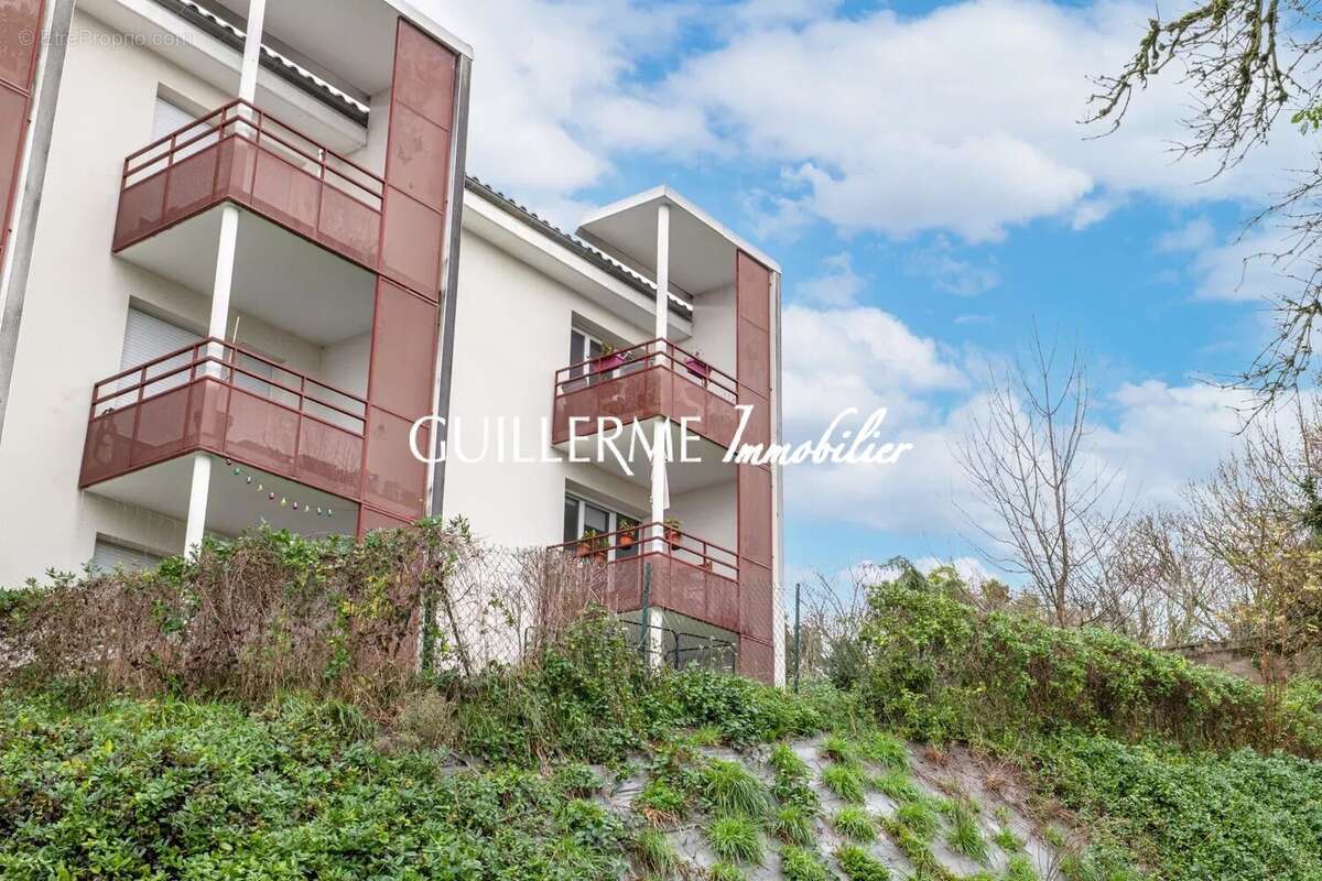 Appartement à GENAY