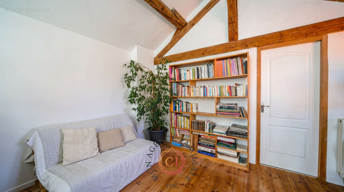 Maison à Thuret avec jardin - photo 4