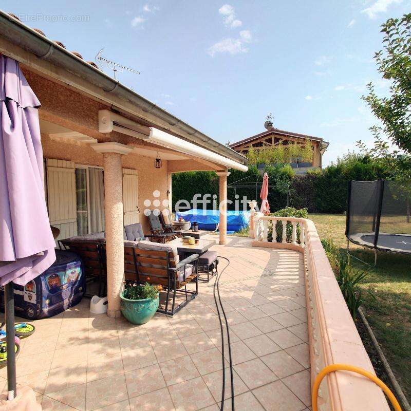Maison 130 m² à Decines-Charpieu  - photo 9
