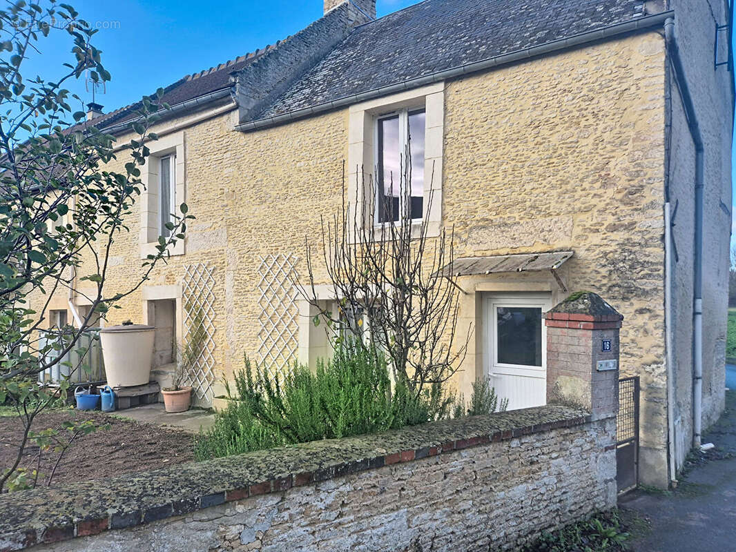 Maison à CHICHEBOVILLE