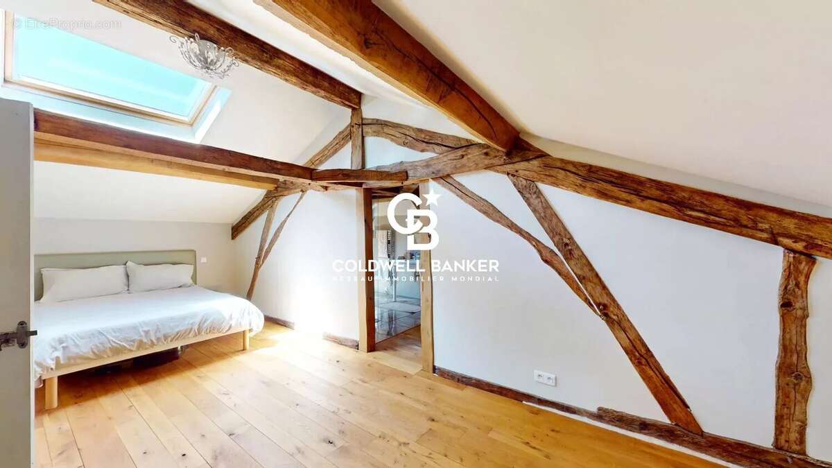 Maison à MONTAIGU-DE-QUERCY