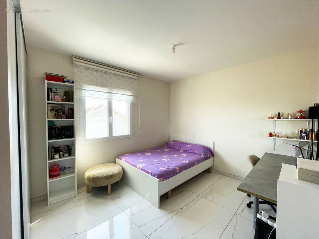 Maison à SALAISE-SUR-SANNE