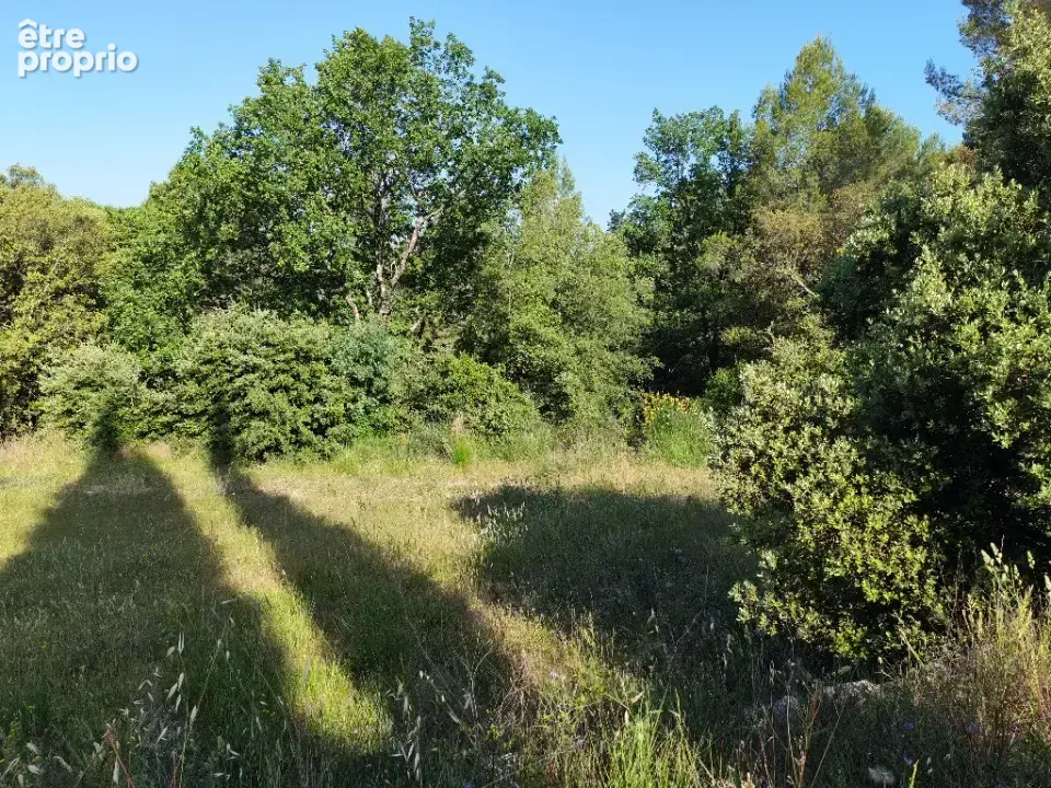 Terrain 677 m² à Lorgues  - photo 2