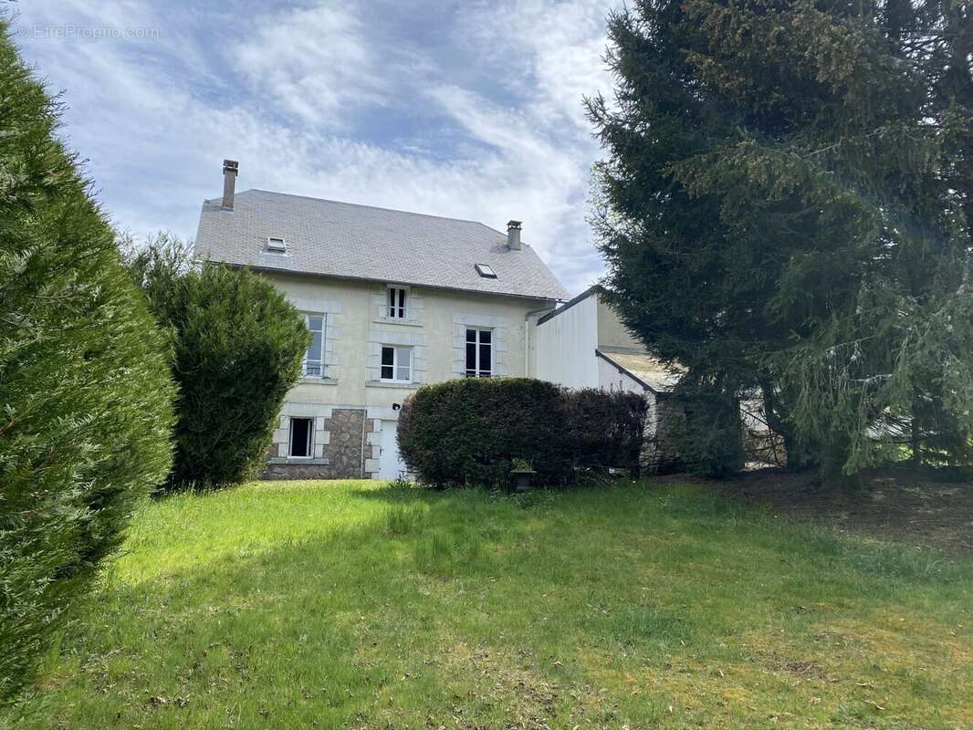 Maison à BUGEAT