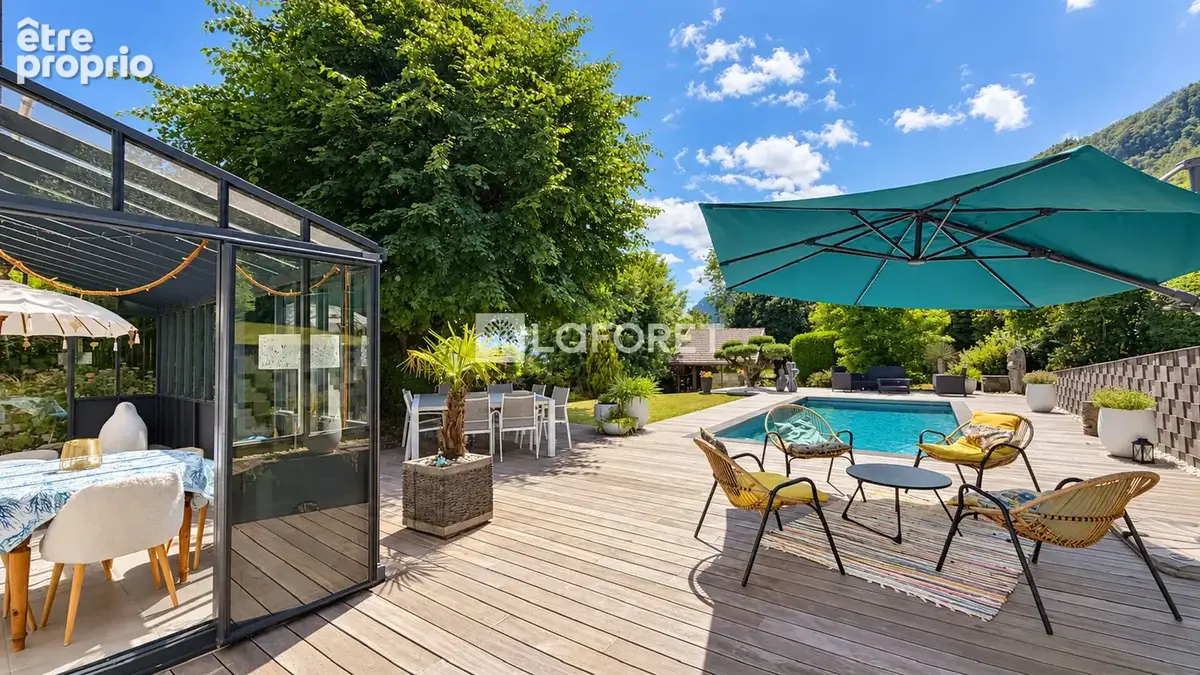 Mercury, authentique corps de ferme rénové avec piscine et grange de 200 m² - photo 13