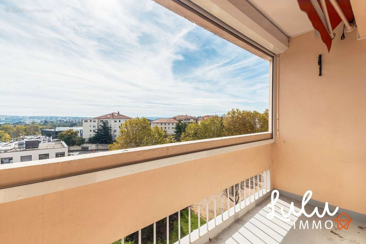 T3 61m2 avec balcon et place de stationnement - ECULLY - photo 4